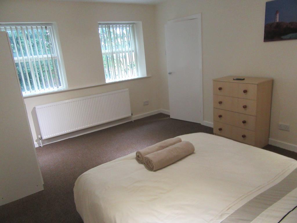 No 4 - LARGE 2 BED NEAR SEFTON PARK AND LARK LANE Apartment Liverpool Ngoại thất bức ảnh
