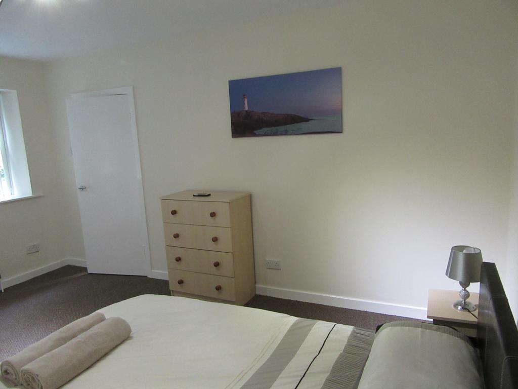 No 4 - LARGE 2 BED NEAR SEFTON PARK AND LARK LANE Apartment Liverpool Ngoại thất bức ảnh