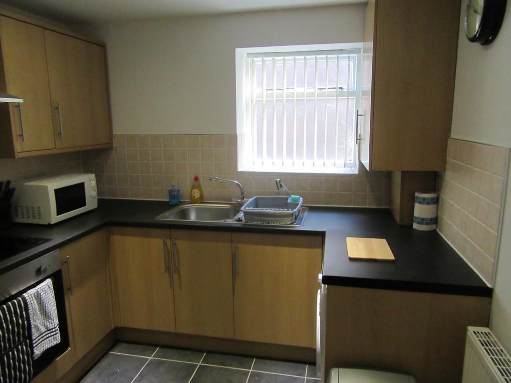 No 4 - LARGE 2 BED NEAR SEFTON PARK AND LARK LANE Apartment Liverpool Ngoại thất bức ảnh