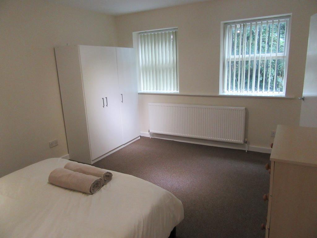 No 4 - LARGE 2 BED NEAR SEFTON PARK AND LARK LANE Apartment Liverpool Ngoại thất bức ảnh